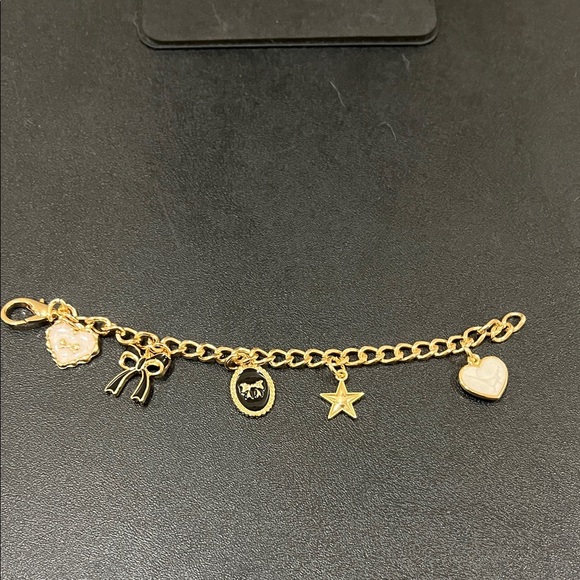 ALDO | Faux Fur Hand Bag w/ Crossbody Strap & Bag Charms - Picture 4 of 14